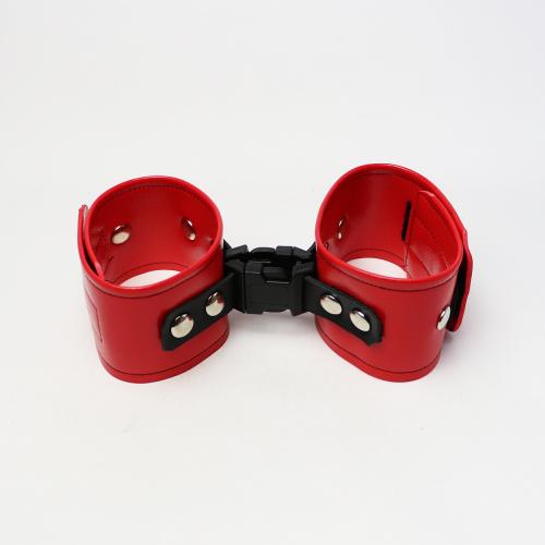 カチッと拘束 (足かせ・レッド) 3,278 円 カチッと拘束 (足かせ・レッド)